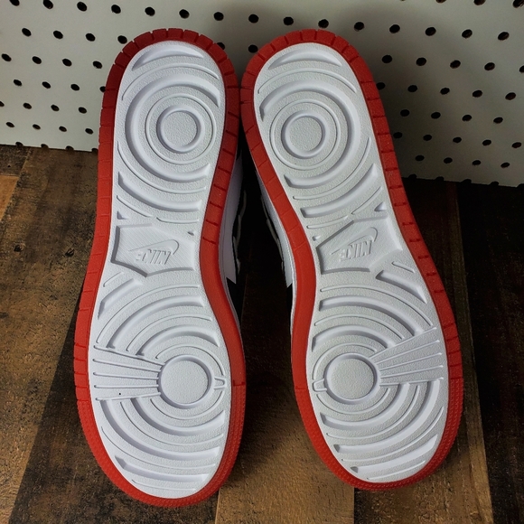 NEW Nike Air Jordan 1 Retro Nova XX Bred Toe - Picture 9 of 10